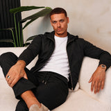 Core Tech Jacket Black - lifestyle zittend