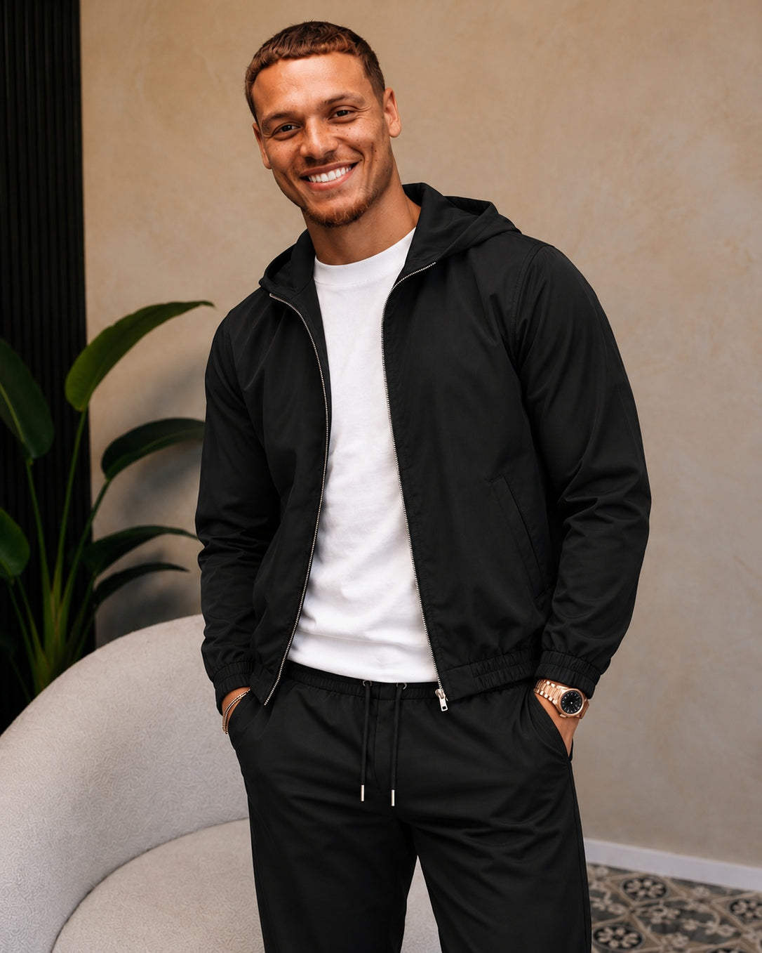 Core Tech Jacket Black - lifestyle staand