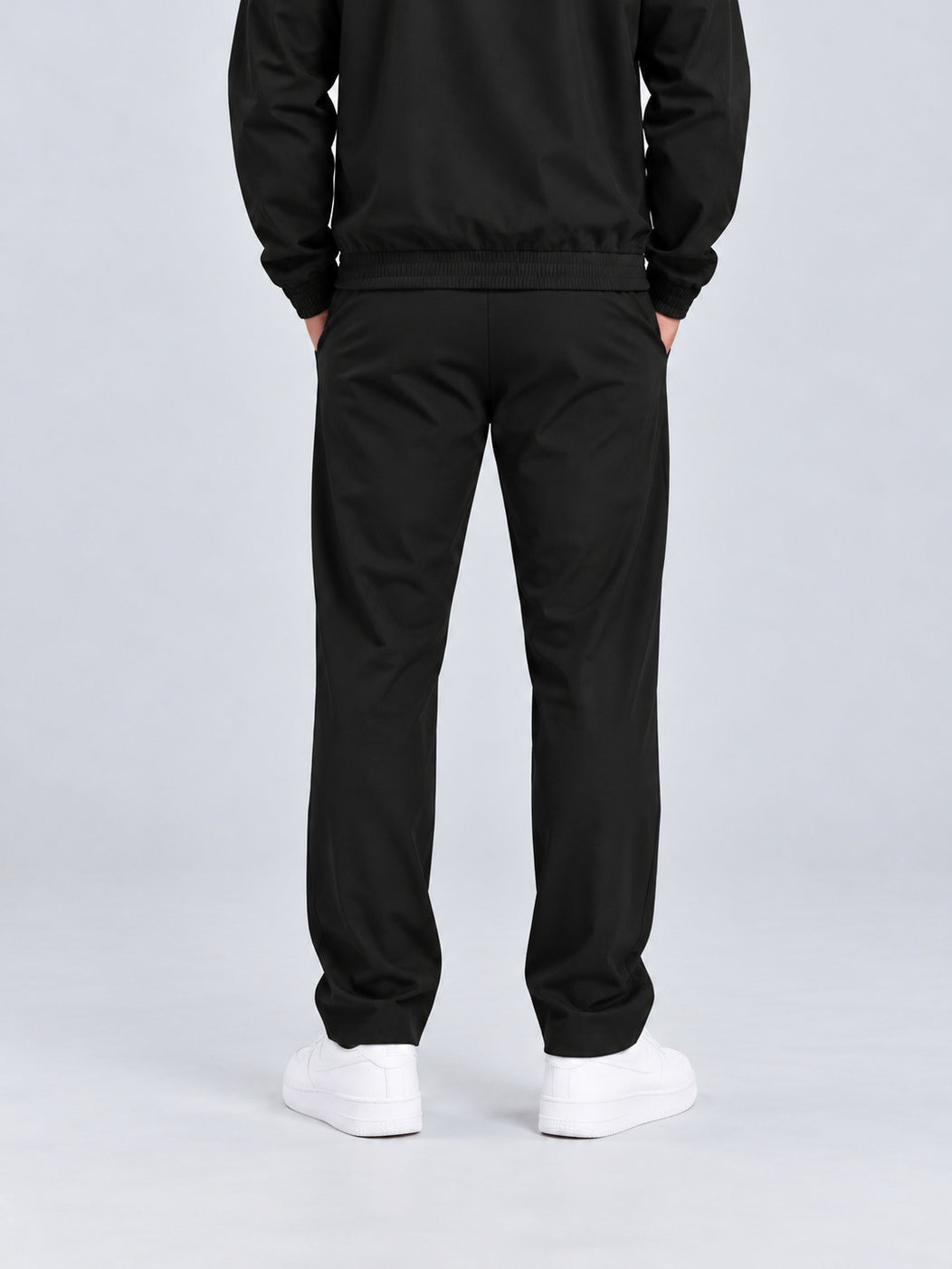 Core Tech Pants Black - achterkant studio