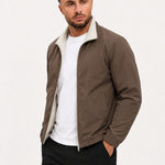 CORE JACKET OLIVE — schuin voor