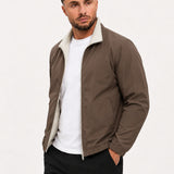 CORE JACKET OLIVE — schuin voor