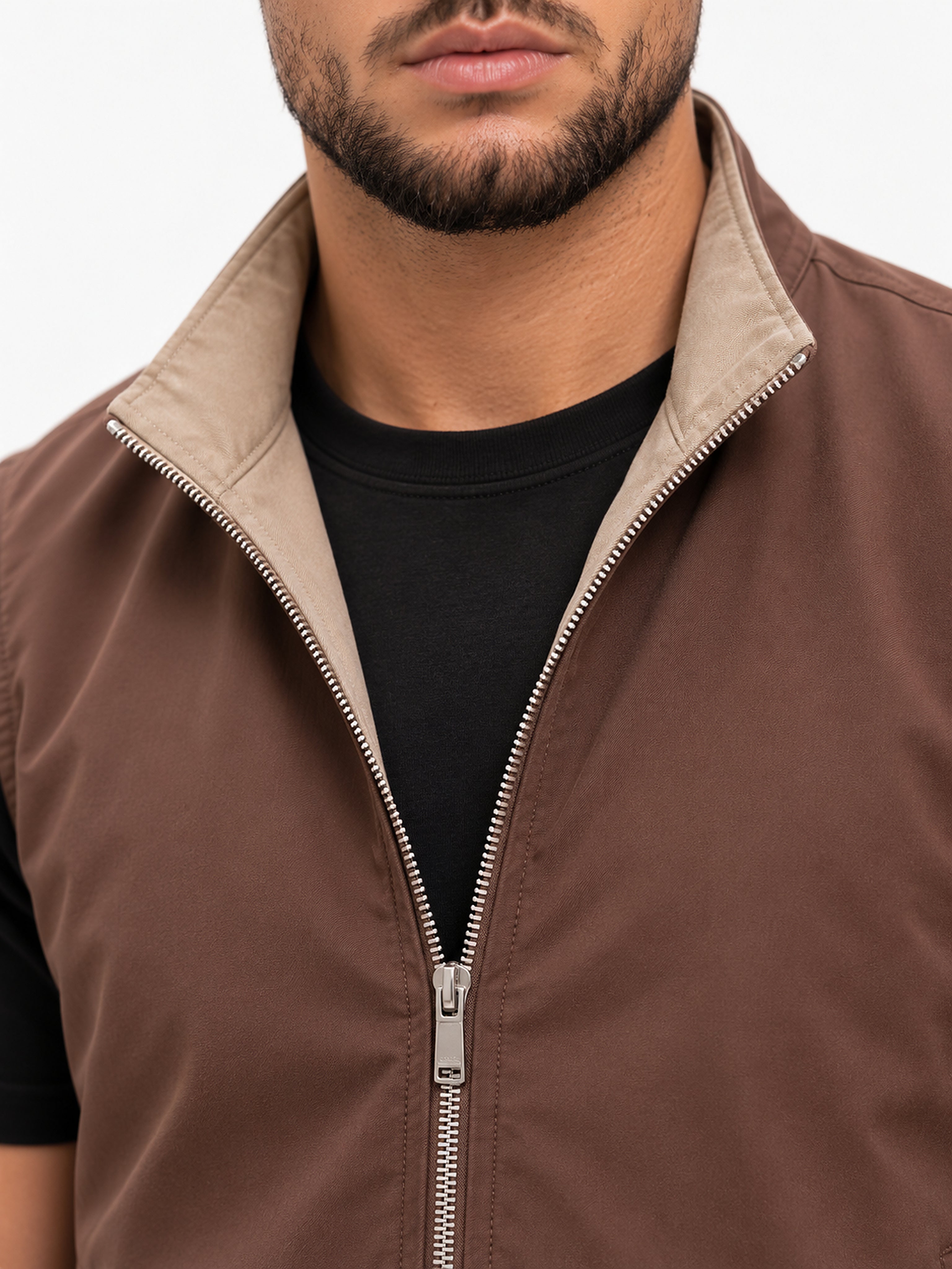 Core Bodywarmer Beige Brown - detail stof en kraag, close-up