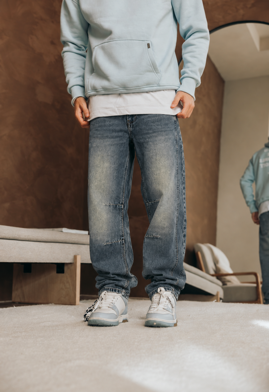 Edge Blue Baggy Jeans — modelfoto 3