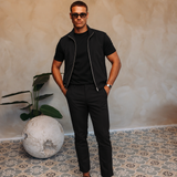 CORE BODYWARMER BLACK met passend Gloss-shirt en zwarte broek – lifestyle 1