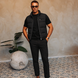 TORINO DOWN BODYWARMER | BLACK met passend Gloss-shirt en zwarte broek – lifestyle 1