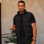 TORINO DOWN BODYWARMER | BLACK met passend Gloss-shirt en zwarte broek – lifestyle 3