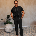 BASE BODYWARMER BLACK met passend Gloss-shirt en zwarte broek – lifestyle 1