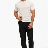 Gloss Essential Shirt off-white – studio full, zwarte pantalon
