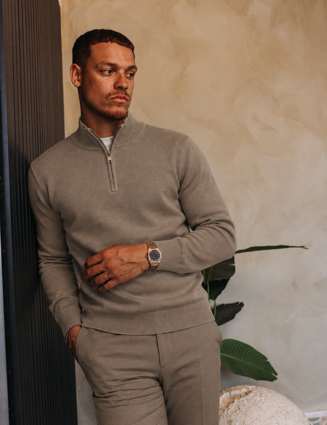 HALF ZIP KNIT | TAUPE — lifestylefoto