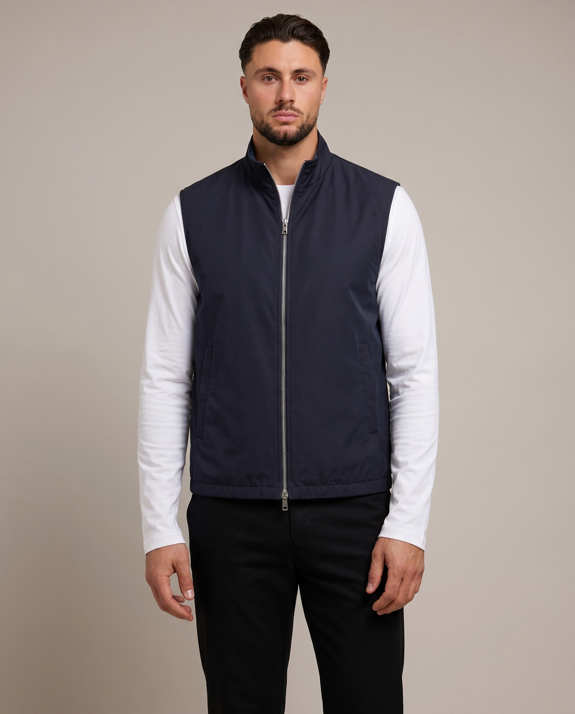CORE BODYWARMER NAVY - studio op model