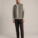 CORE BODYWARMER OLIVE - studio op model