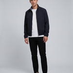 CORE JACKET NAVY - studio op model (v2)