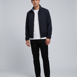 CORE JACKET NAVY - studio op model (v2)