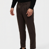 Milan Pants Brown - model zij