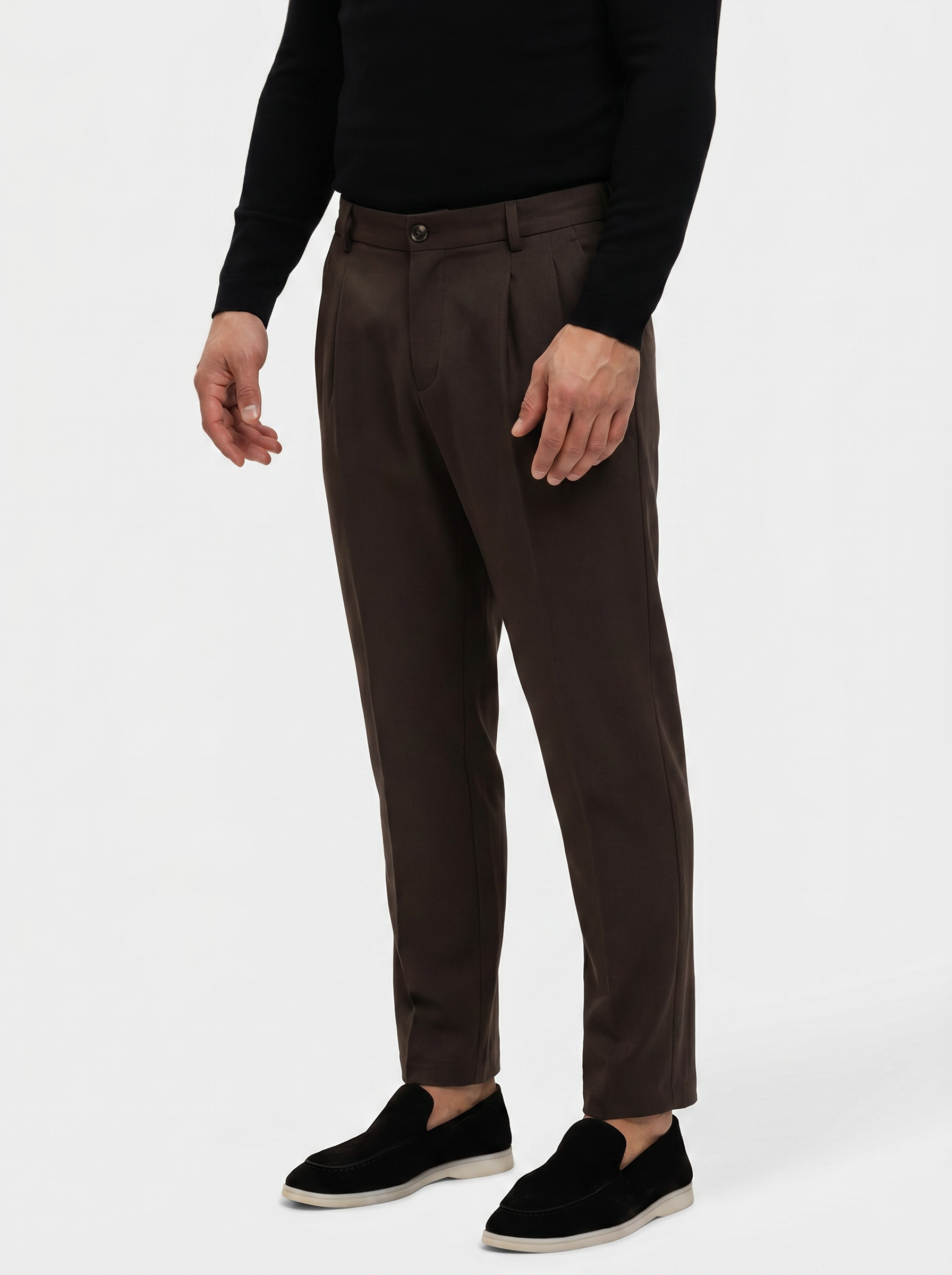 Milan Pants Brown - model zij