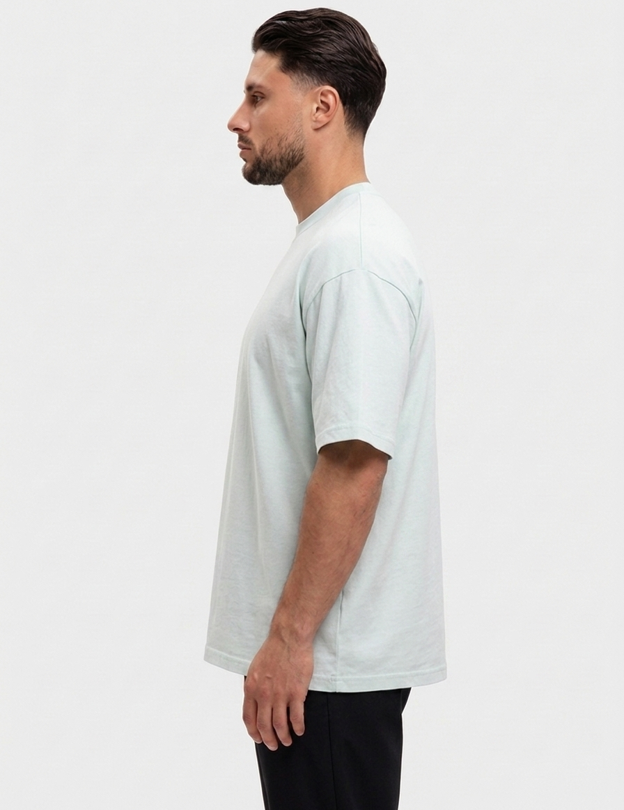 Oversized Cotton T-Shirt Mint — zijkant, oversized fit met dropped shoulders