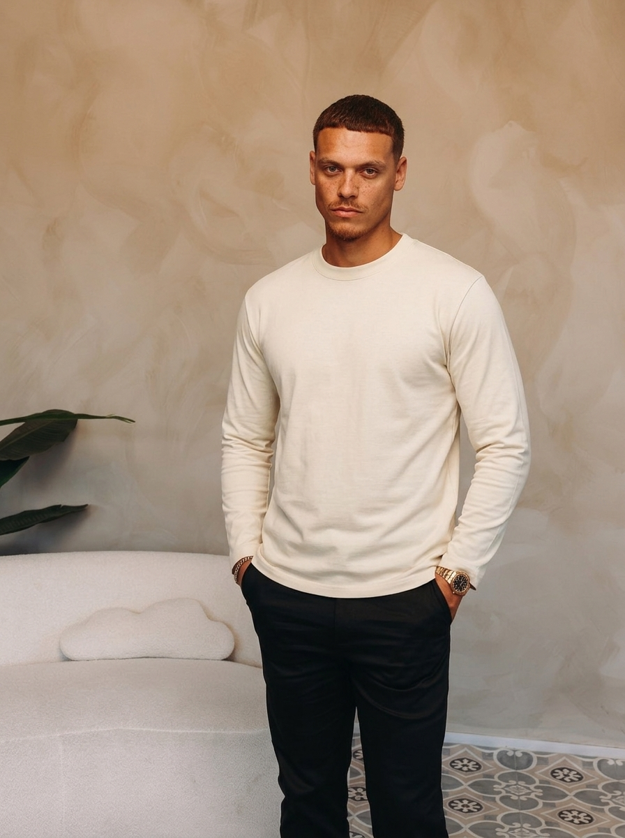 Essential Longsleeve Creme - lifestyle