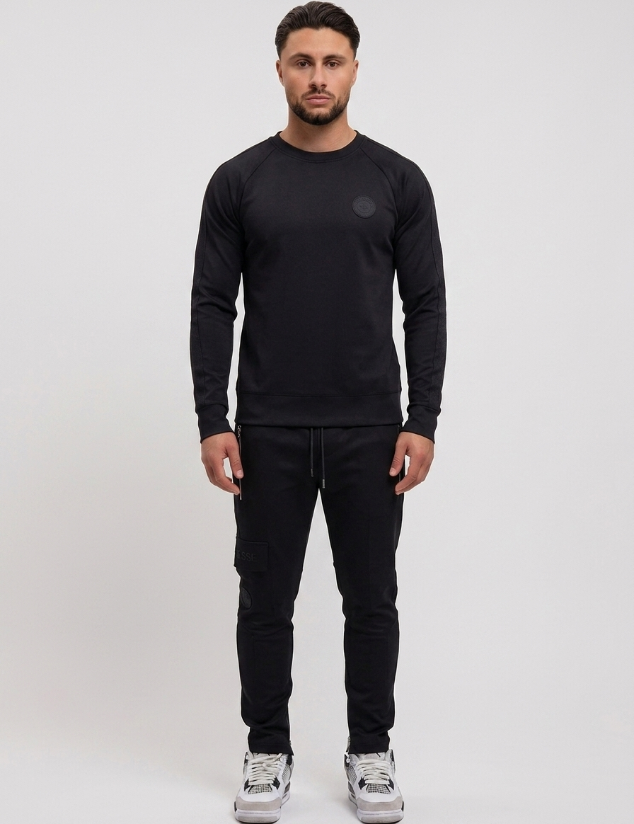 Capitan Tracksuit Black - voorkant volledig studio