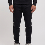 Capitan Tracksuit Black - broek voorkant studio
