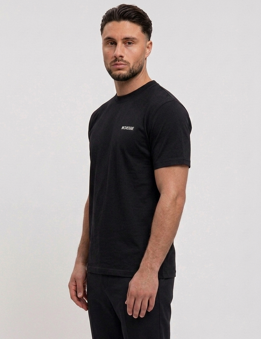 Logo T-Shirt Zwart Regular Fit - zijkant studio