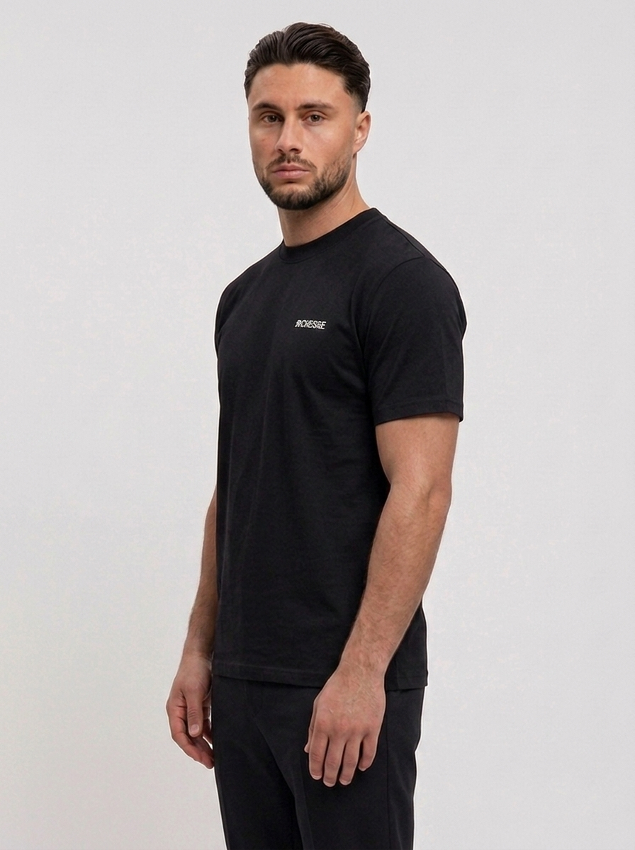 Logo T-Shirt Zwart Regular Fit - zijkant studio