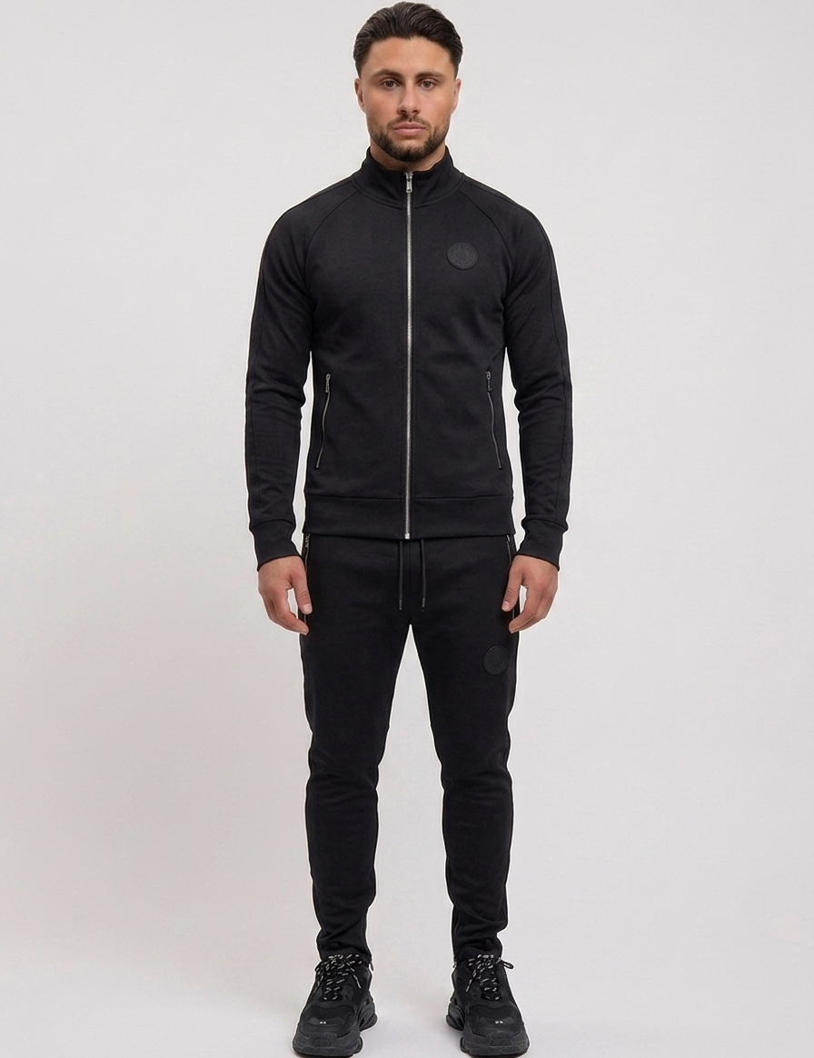 Mayor Tracksuit Black - voorkant volledig studio