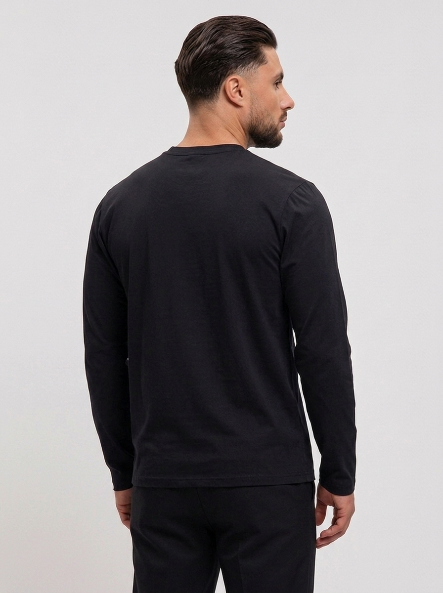 Aigle Black T-Shirt - achterkant studio