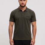 Crew Polo Olive - voorkant studio