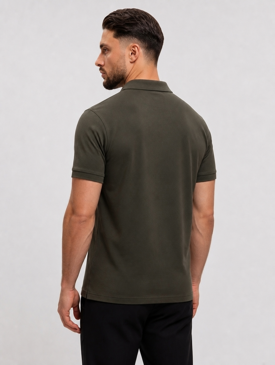 Crew Polo Olive - achterkant studio