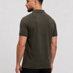Crew Polo Olive - achterkant studio