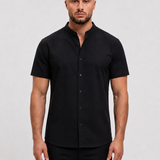 Mao Black Shirt - voorkant studio