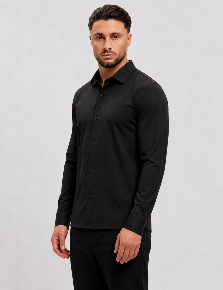 Deluxe Shirt Black - zijkant studio