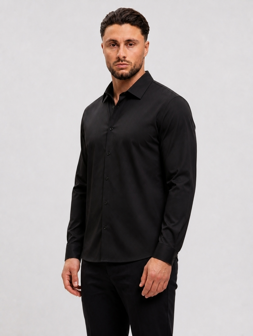 Classic Black Shirt - zijkant studio