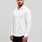 Classic White Shirt - zijkant studio