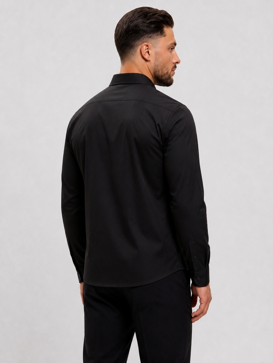 Classic Black Shirt - achterkant studio