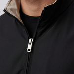 Core Jacket Black - detail kraag en rits