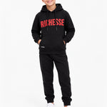 Richesse Brand Hoodie JR Black - voorkant op model