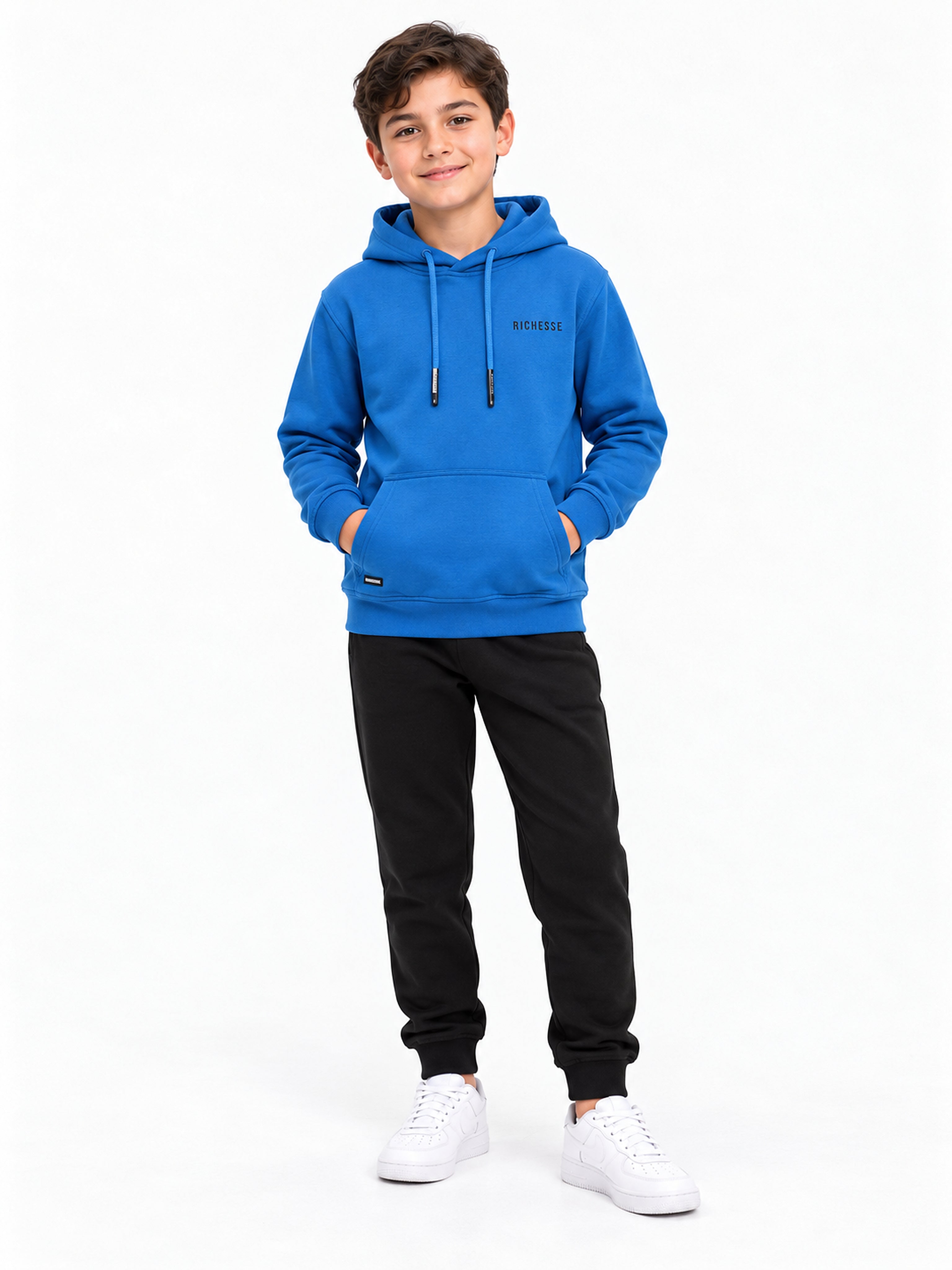 Richesse Deluxe Hoodie JR Blue - voorkant op model