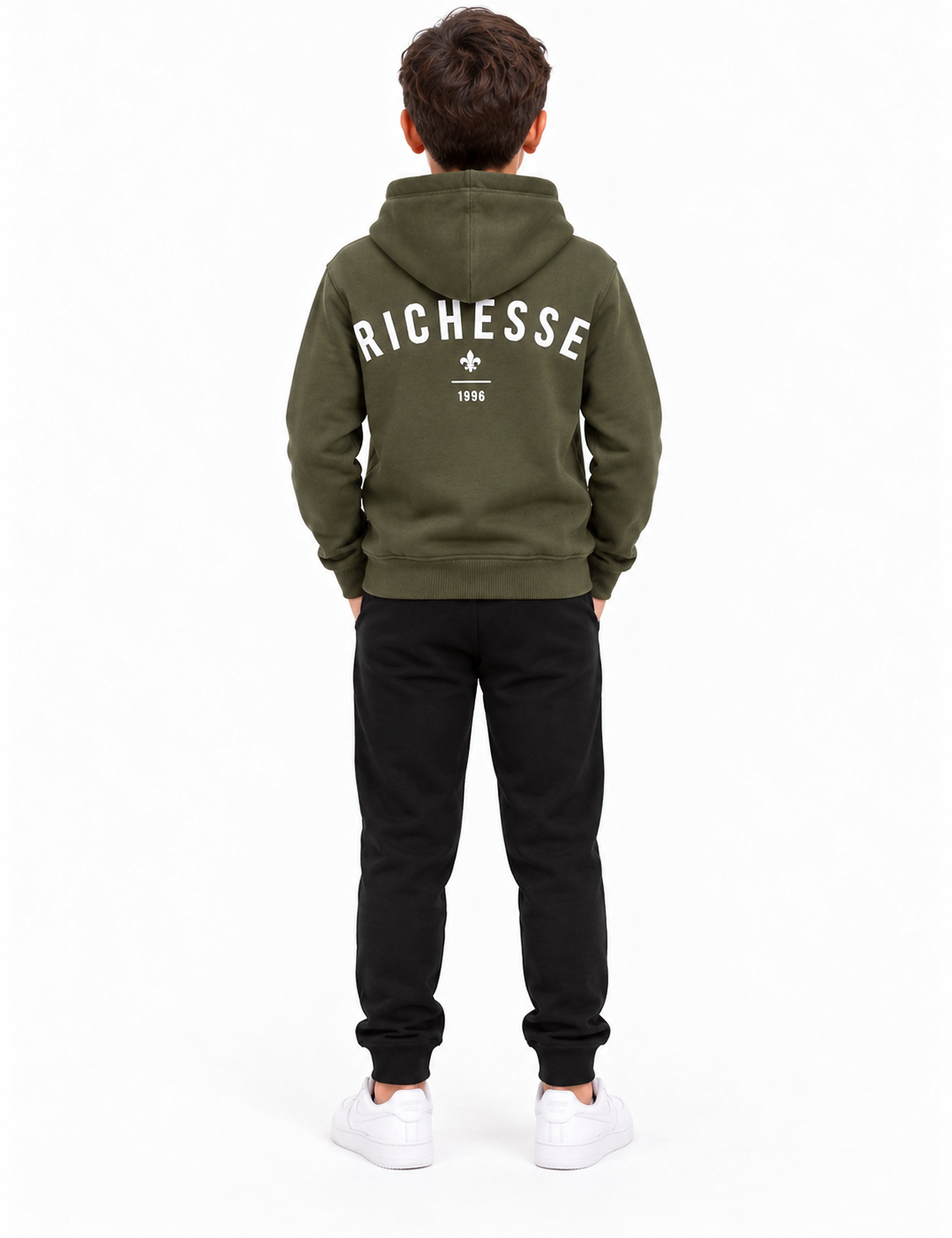 Richesse Deluxe Hoodie JR Green - achterkant op model