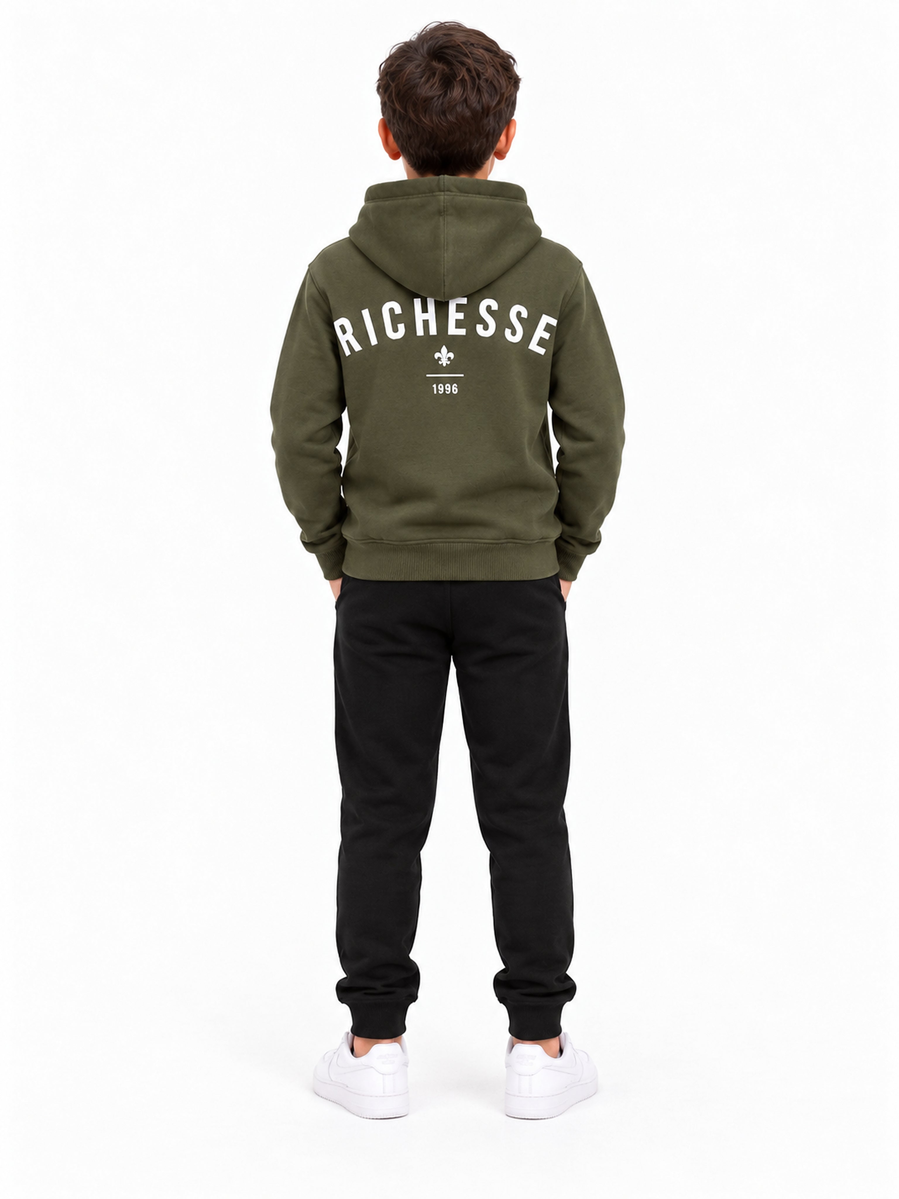 Richesse Deluxe Hoodie JR Green - achterkant op model