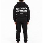 Richesse Infantry Hoodie JR Black - achterkant op model