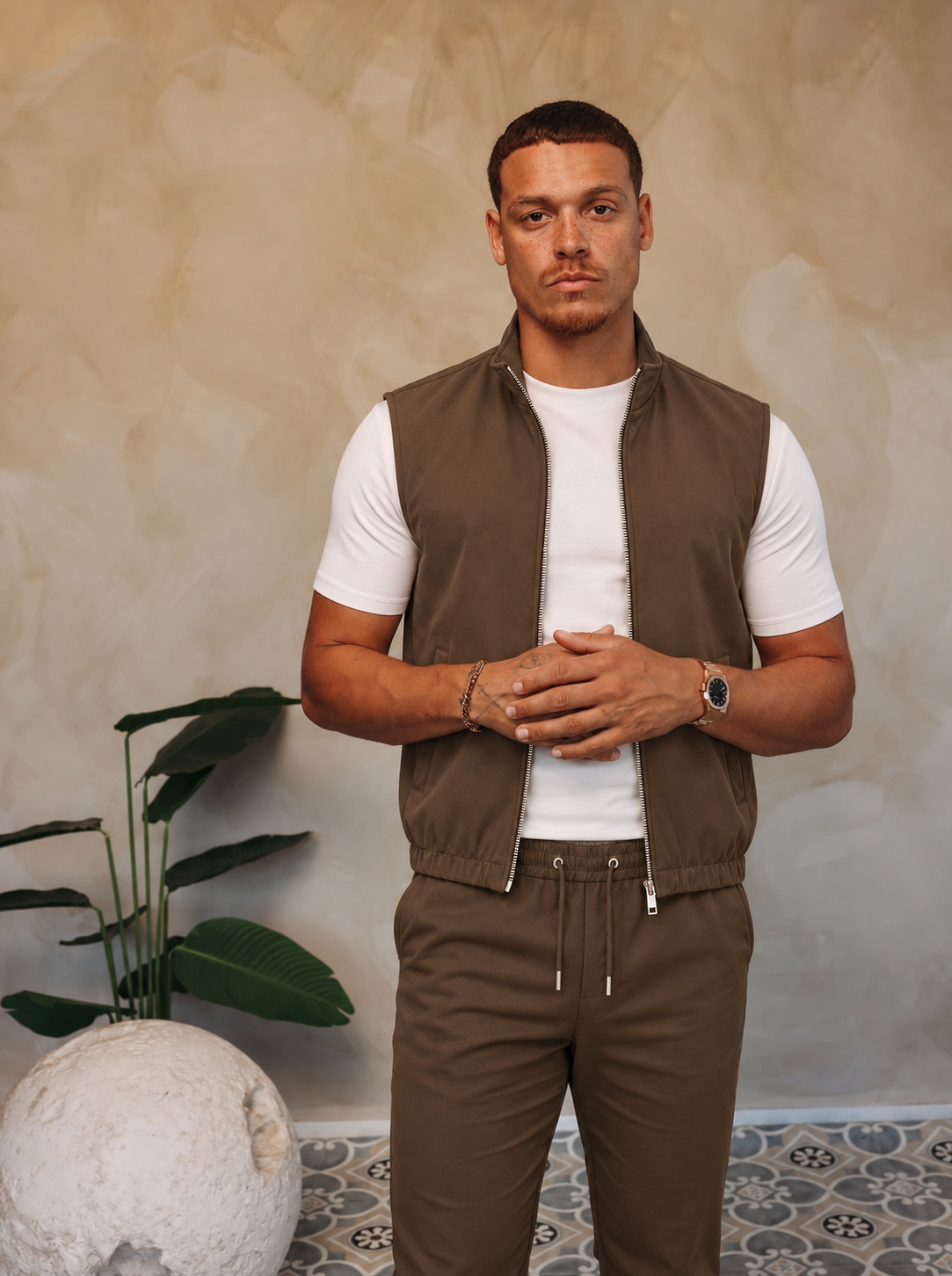 MONZA BODYWARMER | BROWN — lifestylefoto