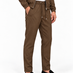 MONZA pants bruin – schuin van voren, complete set met bijpassende jacket (studio)