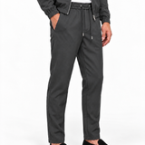 MONZA pants grijs – schuin van voren, complete set met bijpassende jacket (studio)