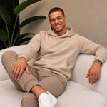 RK Blank Hoodie Brown Regular Fit - gedragen, zittend