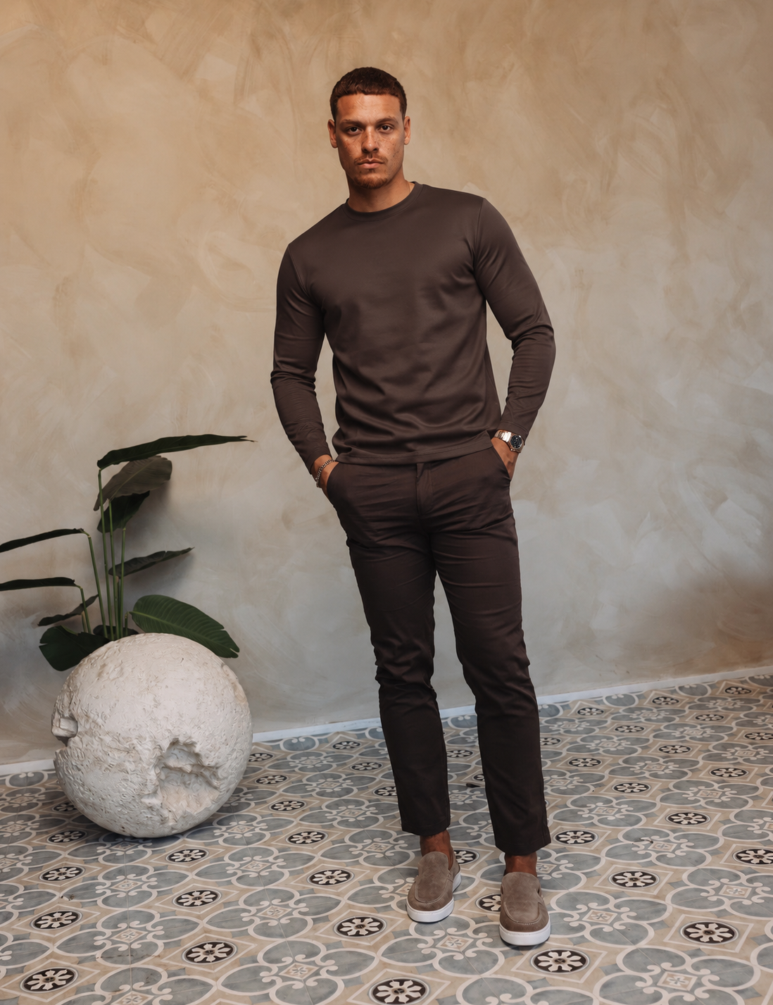 SHINY ESSENTIAL LONGSLEEVE DEEP BROWN — lifestylefoto