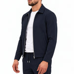 TECH SUIT NAVY - studio zijkant